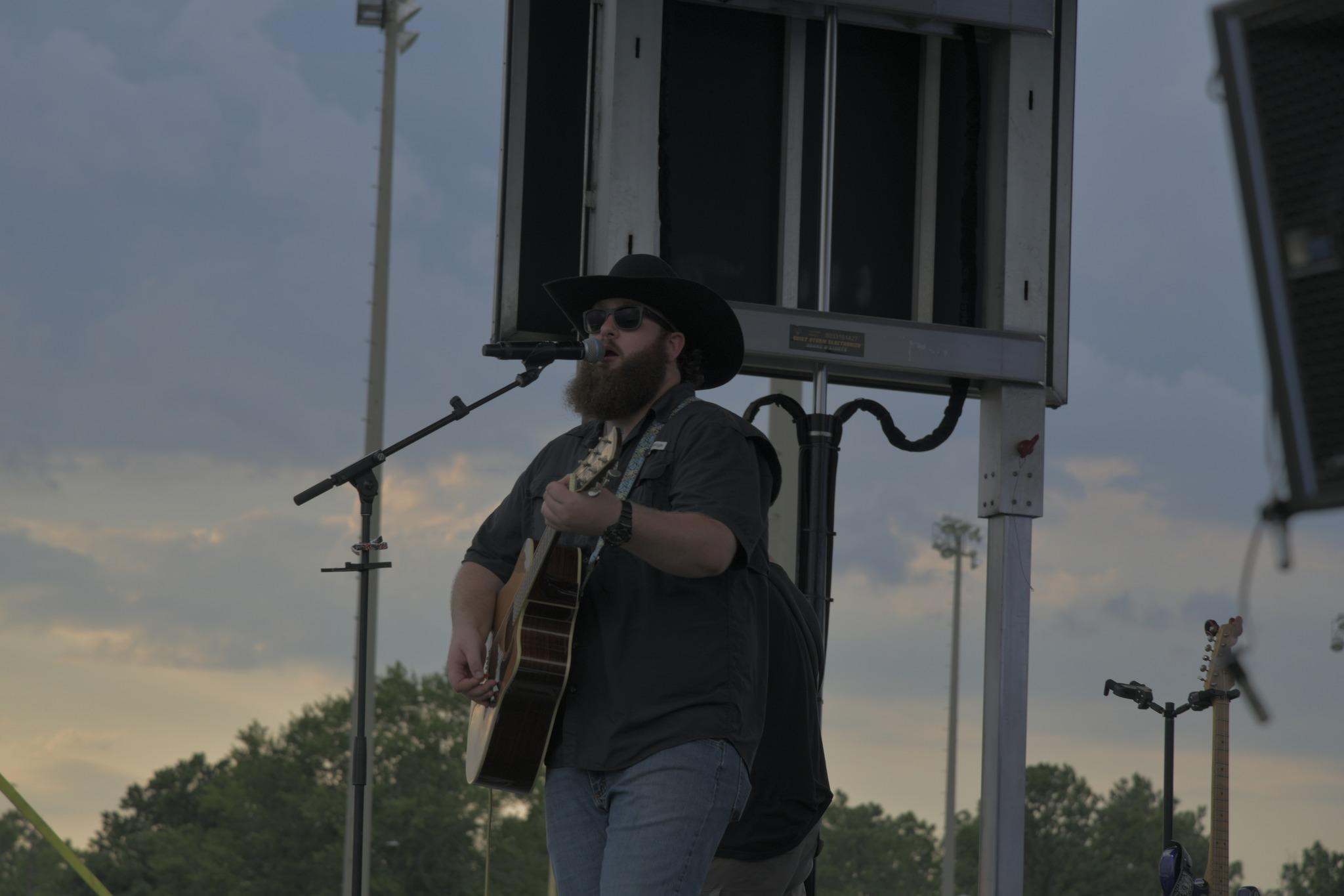 Aden Webb live performance